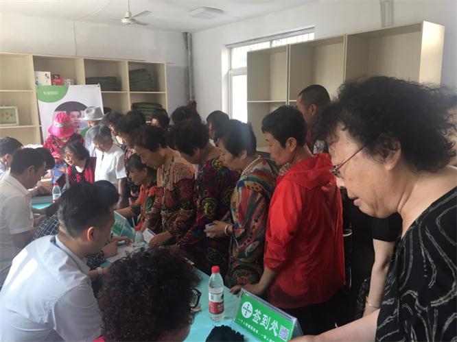 口腔义诊进社区，，，，牙齿康健零距离
