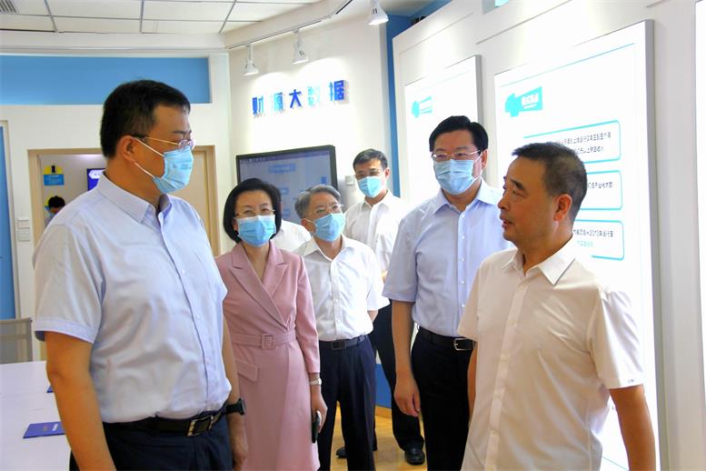 辽宁省副省长高涛莅临1xBET集团视察调研